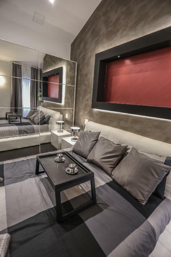 Stylish Apartment Near Duomo Милано Екстериор снимка