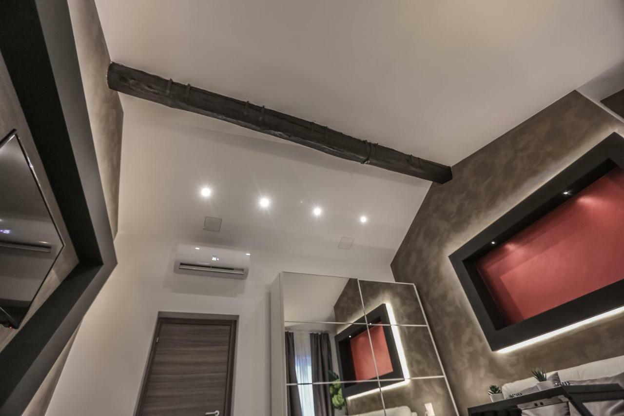 Stylish Apartment Near Duomo Милано Екстериор снимка